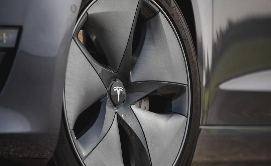 Колеса Tesla Model 3 2017 года  (US) (фото 29 из 49)